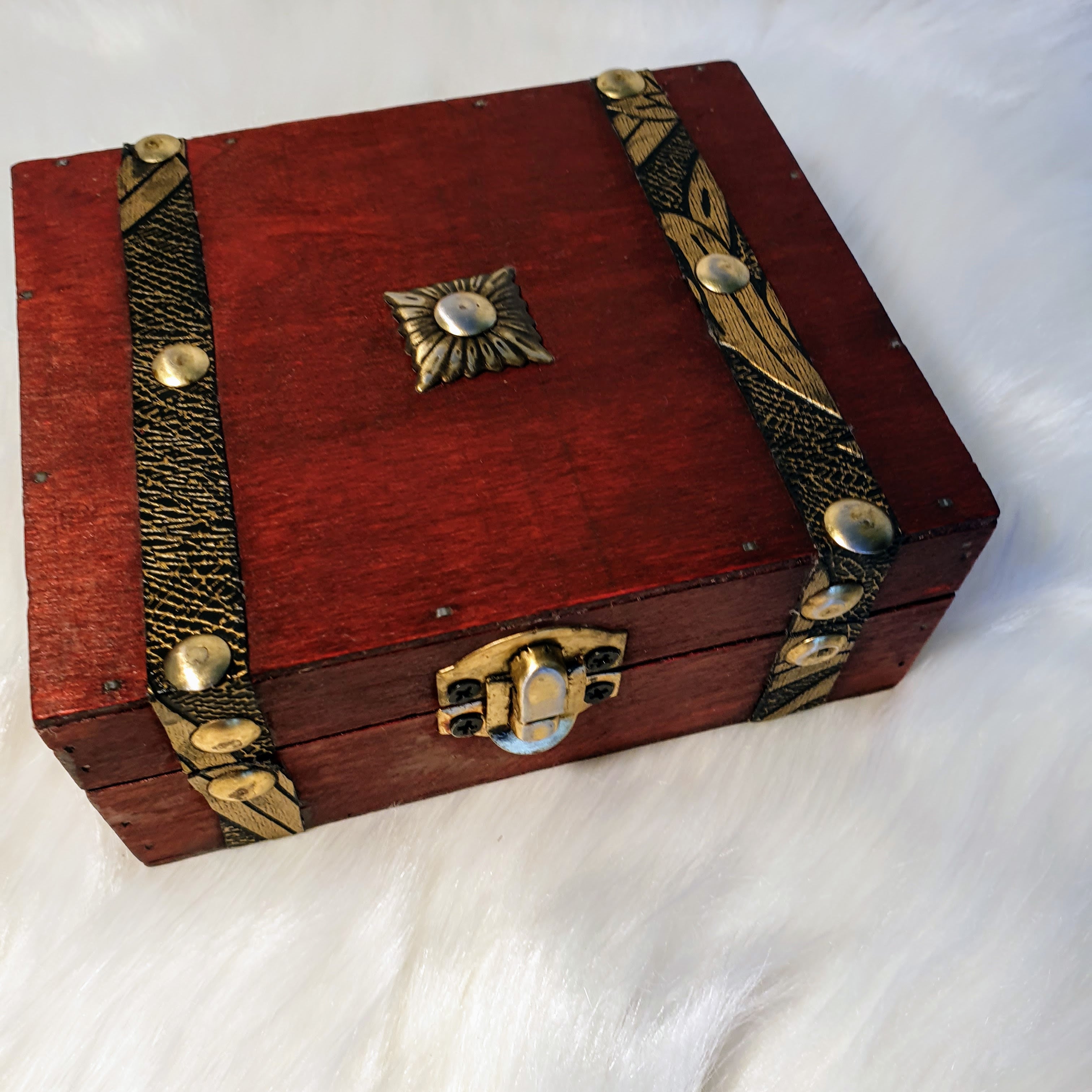 Gaia Gift Box